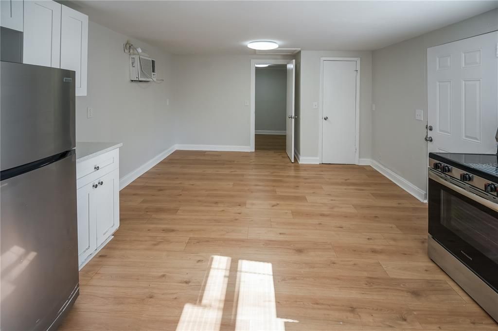 En Venta: $235,000 (4 camas, 2 baños, 1366 Pies cuadrados)