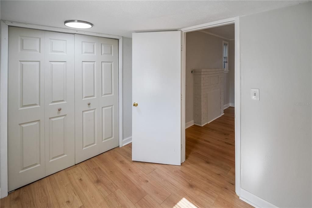 En Venta: $235,000 (4 camas, 2 baños, 1366 Pies cuadrados)