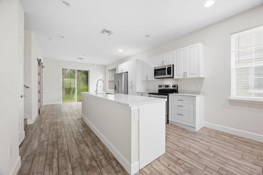 En Venta: $325,000 (4 camas, 2 baños, 1734 Pies cuadrados)