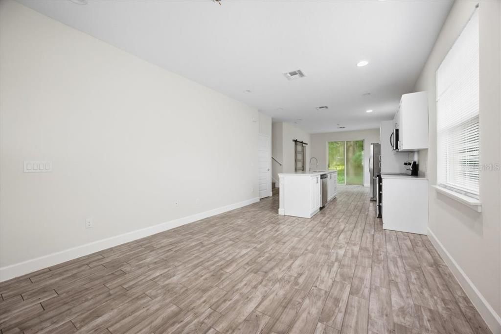 En Venta: $325,000 (4 camas, 2 baños, 1734 Pies cuadrados)