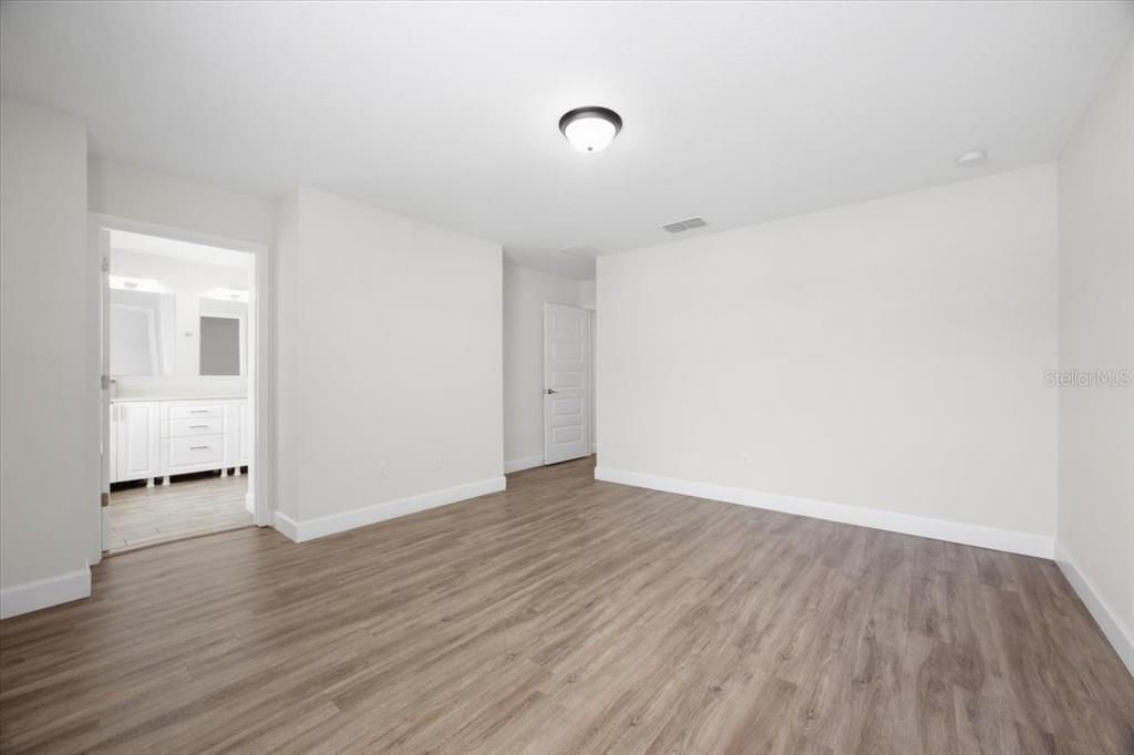 En Venta: $325,000 (4 camas, 2 baños, 1734 Pies cuadrados)