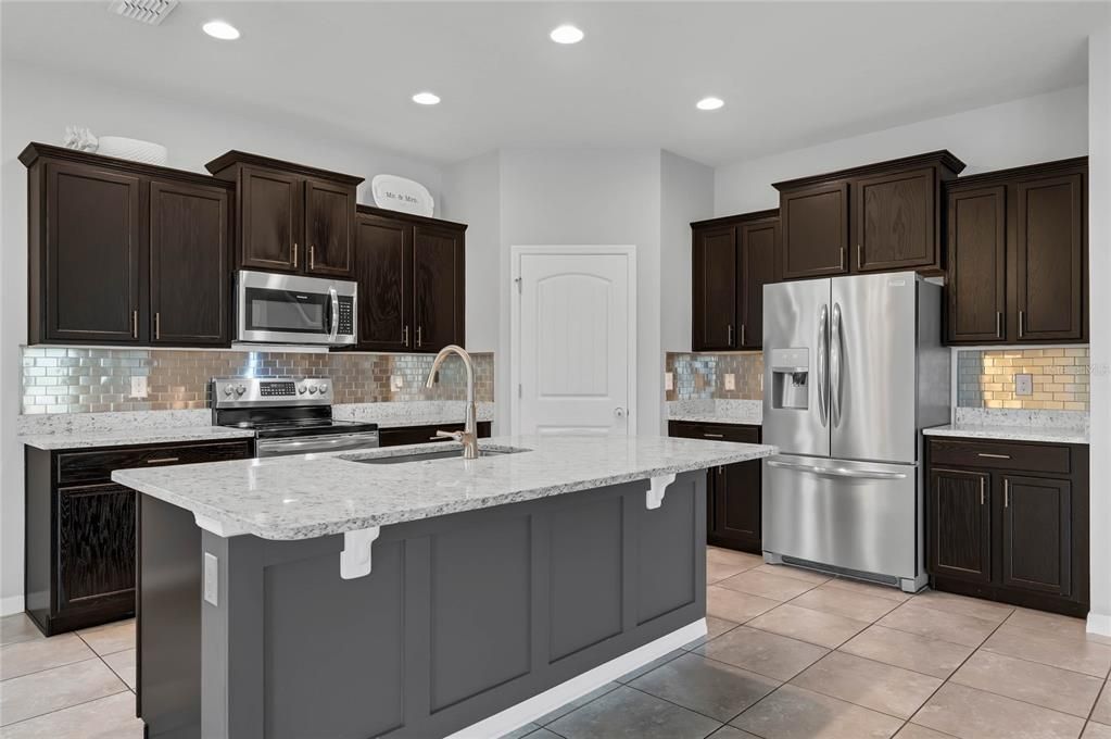 For Rent: $3,200 (3 beds, 2 baths, 2170 Square Feet)