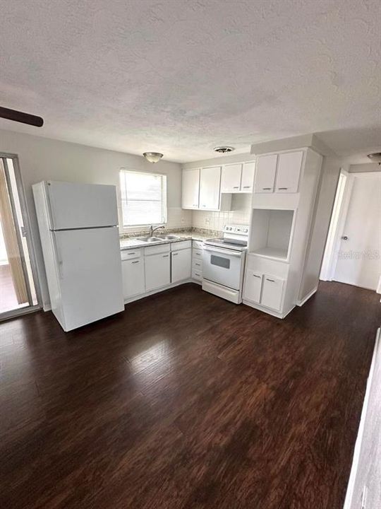 В аренду: $1,625 (2 спален, 1 ванн, 1024 Квадратных фут)