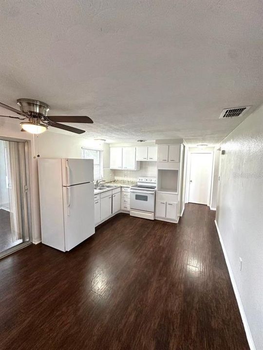 В аренду: $1,625 (2 спален, 1 ванн, 1024 Квадратных фут)