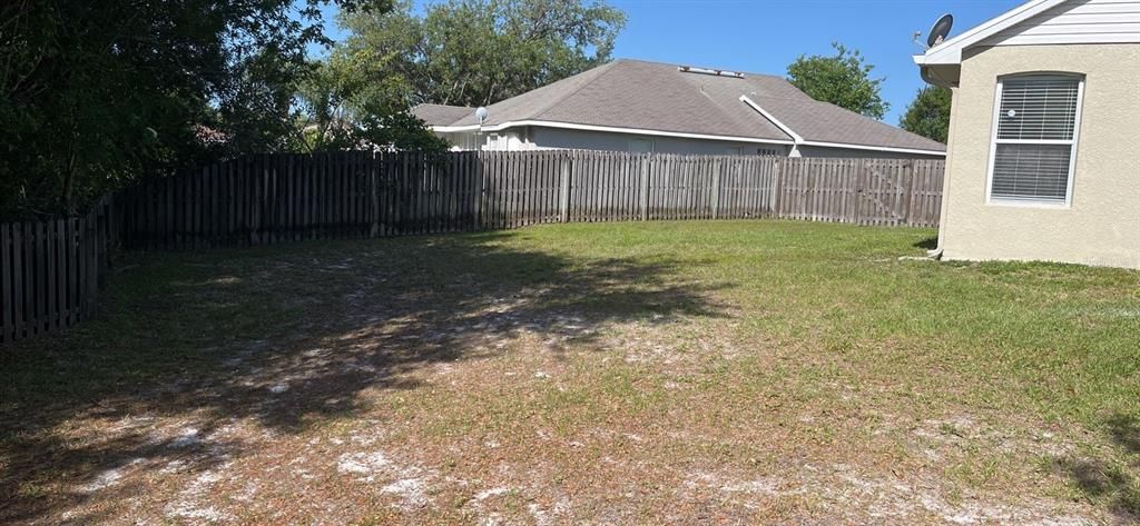 For Rent: $3,100 (4 beds, 2 baths, 2114 Square Feet)