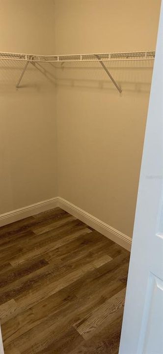 For Rent: $3,100 (4 beds, 2 baths, 2114 Square Feet)