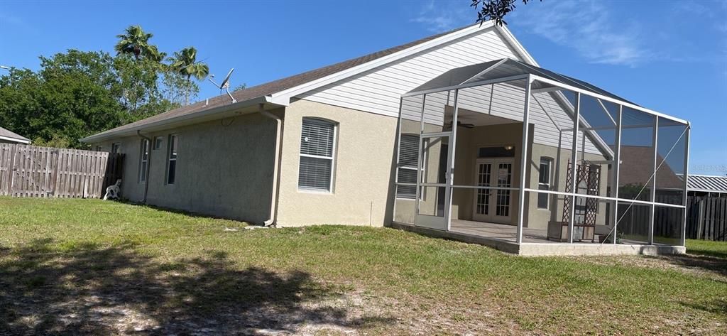 For Rent: $3,100 (4 beds, 2 baths, 2114 Square Feet)