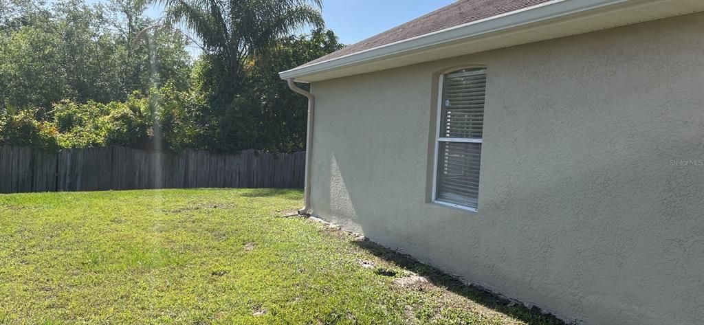 For Rent: $3,100 (4 beds, 2 baths, 2114 Square Feet)
