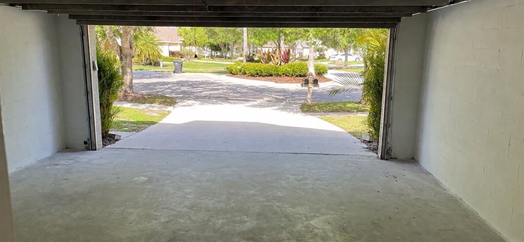 For Rent: $3,100 (4 beds, 2 baths, 2114 Square Feet)