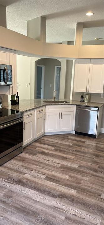 For Rent: $3,100 (4 beds, 2 baths, 2114 Square Feet)