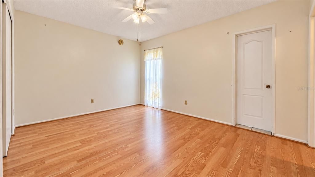 For Sale: $329,000 (3 beds, 2 baths, 1631 Square Feet)