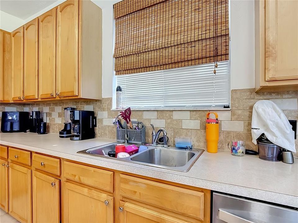 En Venta: $505,000 (4 camas, 2 baños, 3424 Pies cuadrados)