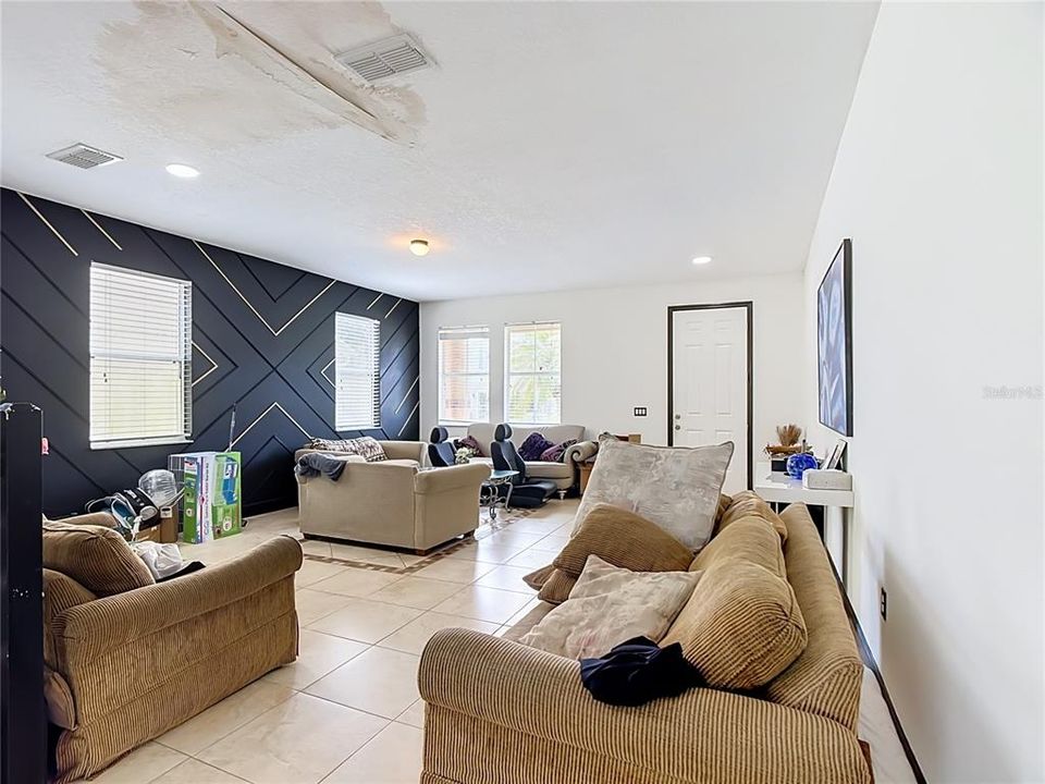 En Venta: $505,000 (4 camas, 2 baños, 3424 Pies cuadrados)
