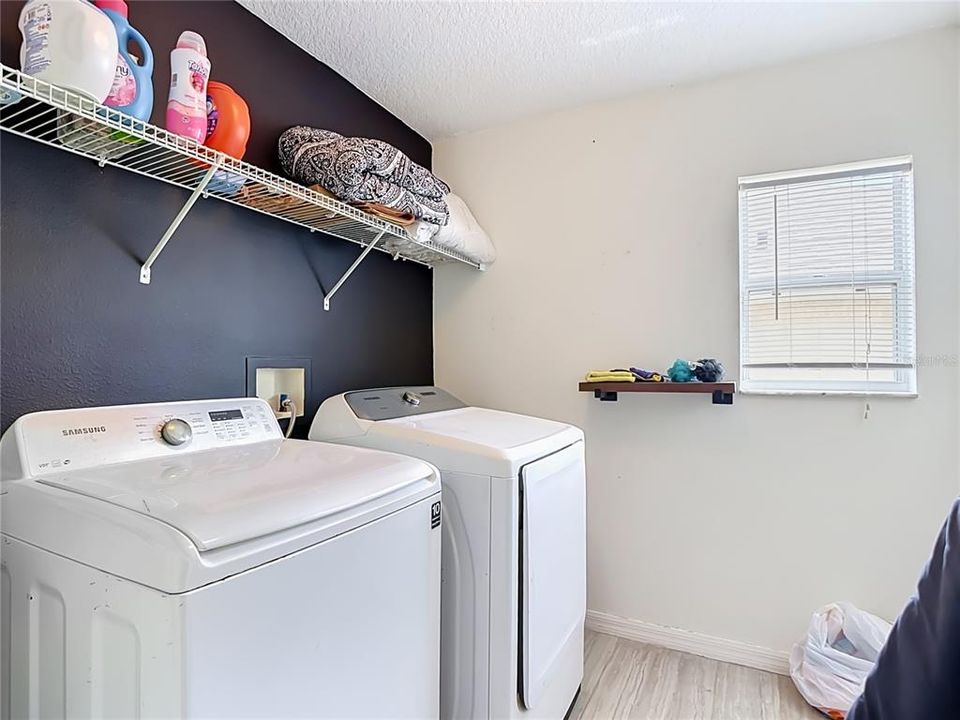 En Venta: $505,000 (4 camas, 2 baños, 3424 Pies cuadrados)
