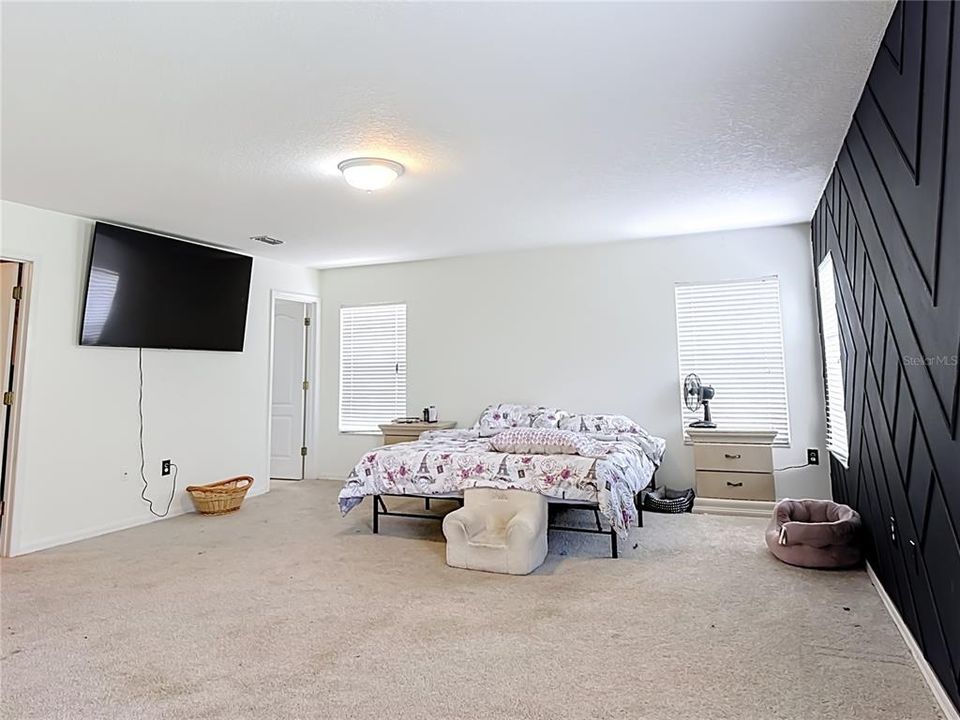 En Venta: $505,000 (4 camas, 2 baños, 3424 Pies cuadrados)