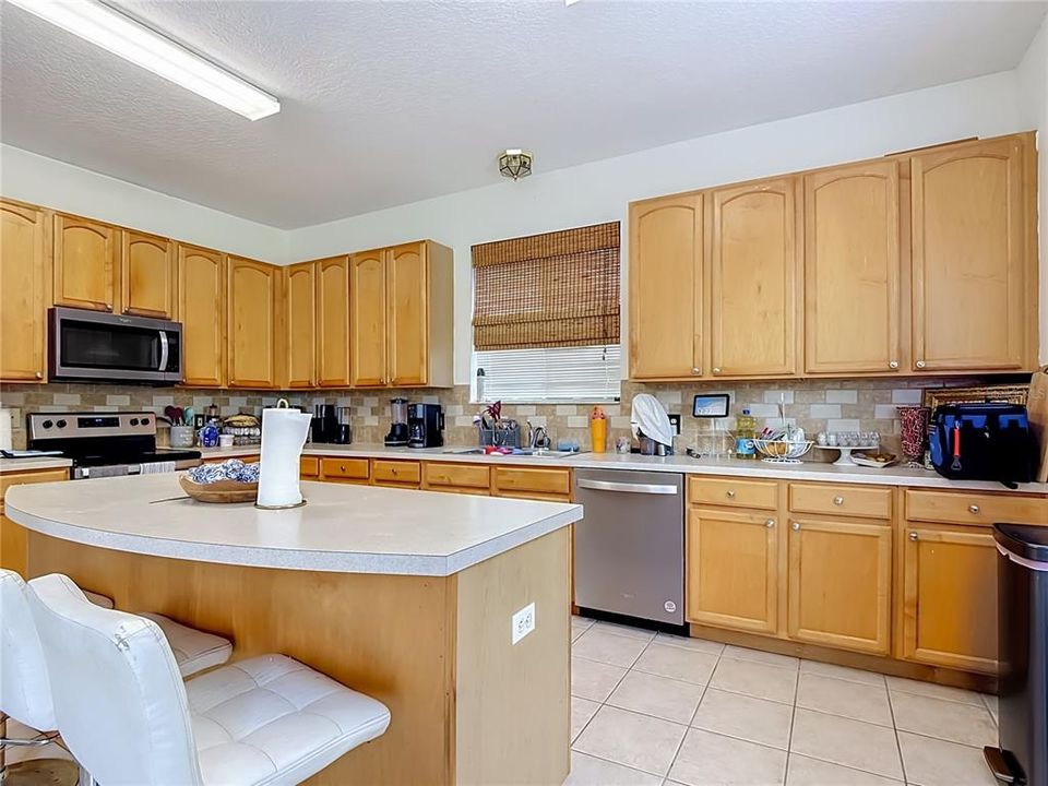 En Venta: $505,000 (4 camas, 2 baños, 3424 Pies cuadrados)
