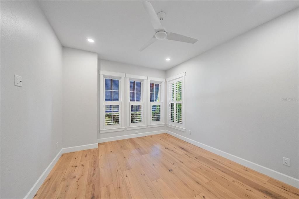 En Venta: $1,549,000 (3 camas, 2 baños, 2521 Pies cuadrados)