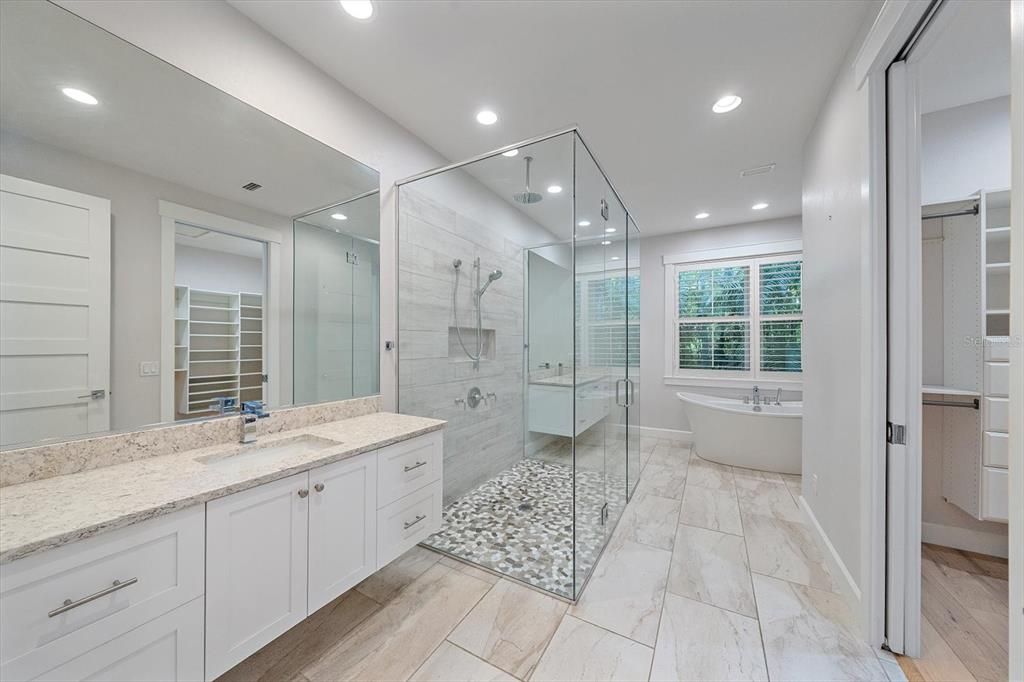 En Venta: $1,549,000 (3 camas, 2 baños, 2521 Pies cuadrados)