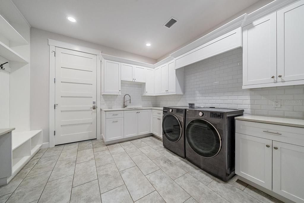En Venta: $1,549,000 (3 camas, 2 baños, 2521 Pies cuadrados)