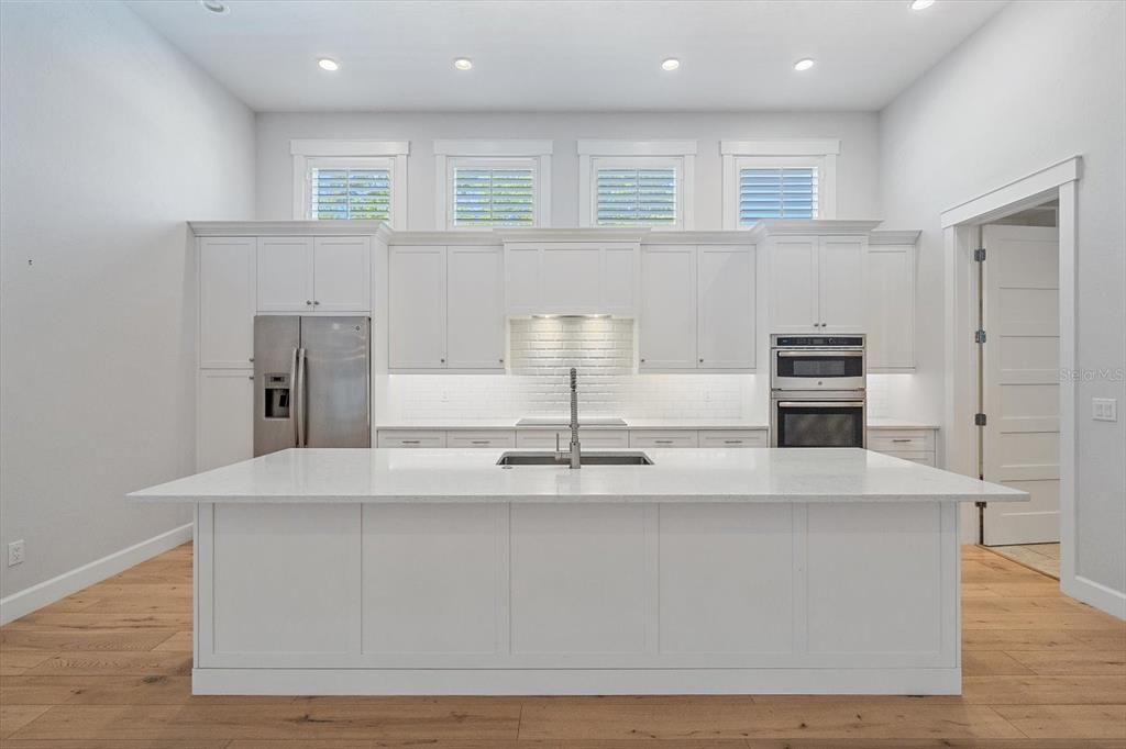 En Venta: $1,549,000 (3 camas, 2 baños, 2521 Pies cuadrados)