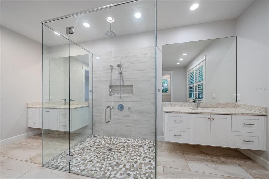 En Venta: $1,549,000 (3 camas, 2 baños, 2521 Pies cuadrados)