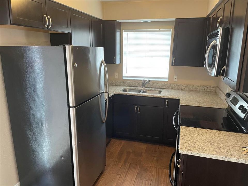 For Rent: $1,925 (2 beds, 2 baths, 1941 Square Feet)
