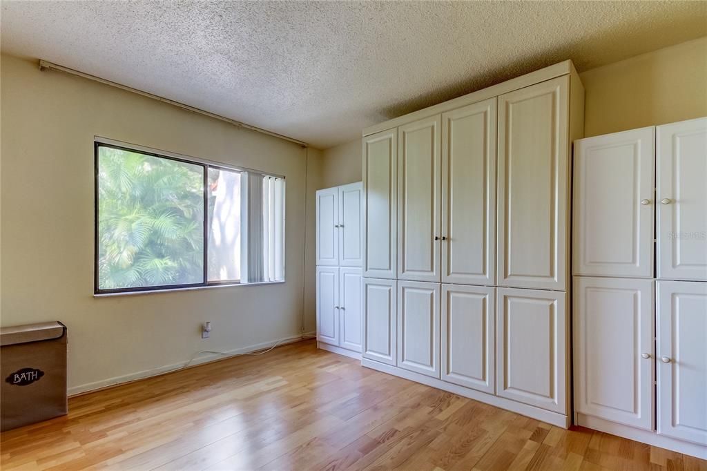 En Venta: $189,900 (2 camas, 2 baños, 1045 Pies cuadrados)