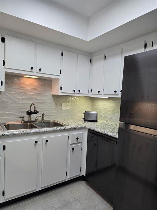 En Venta: $189,900 (2 camas, 2 baños, 1045 Pies cuadrados)
