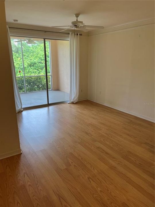 For Rent: $1,700 (1 beds, 1 baths, 829 Square Feet)