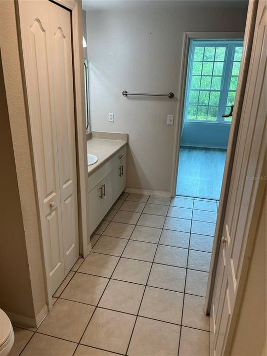 For Rent: $1,700 (1 beds, 1 baths, 829 Square Feet)