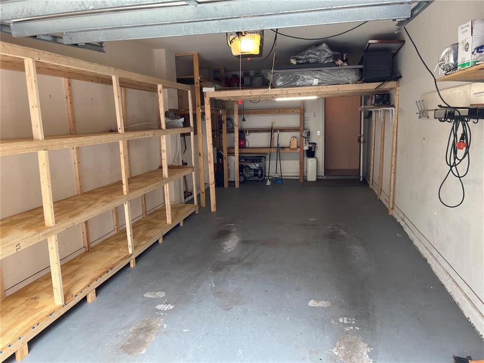 For Rent: $1,700 (1 beds, 1 baths, 829 Square Feet)