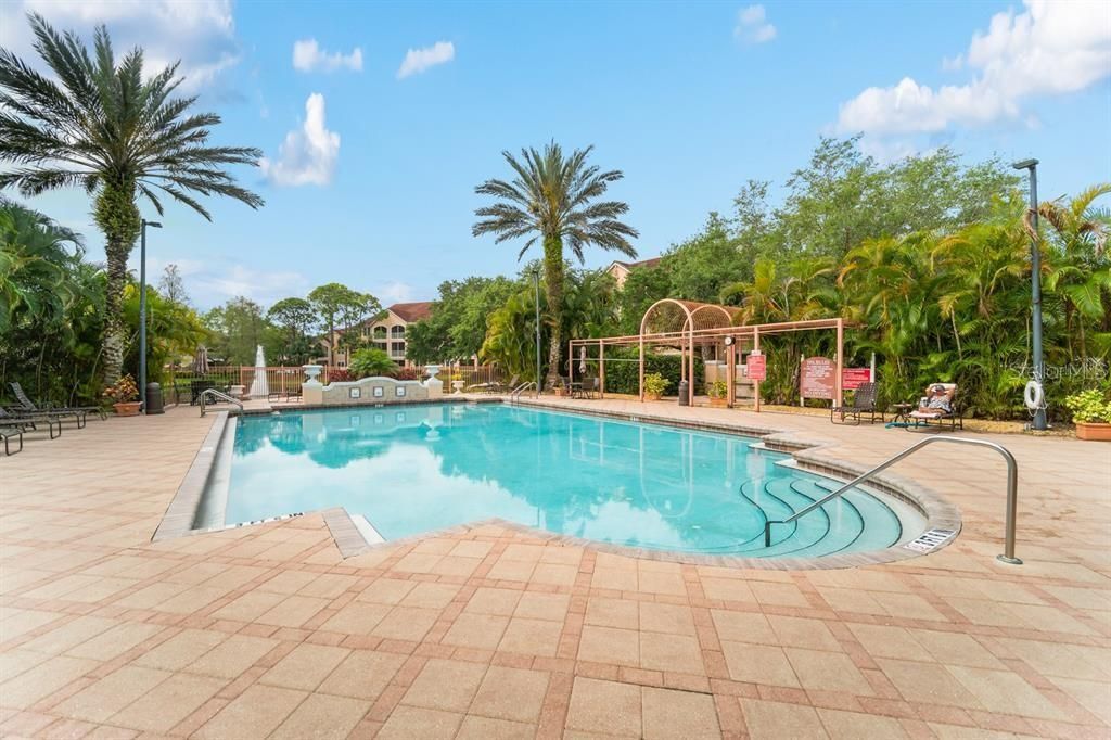 For Rent: $1,700 (1 beds, 1 baths, 829 Square Feet)