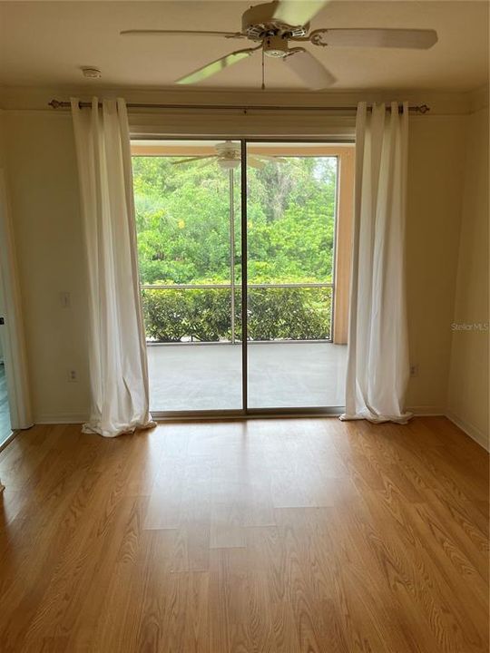 For Rent: $1,700 (1 beds, 1 baths, 829 Square Feet)