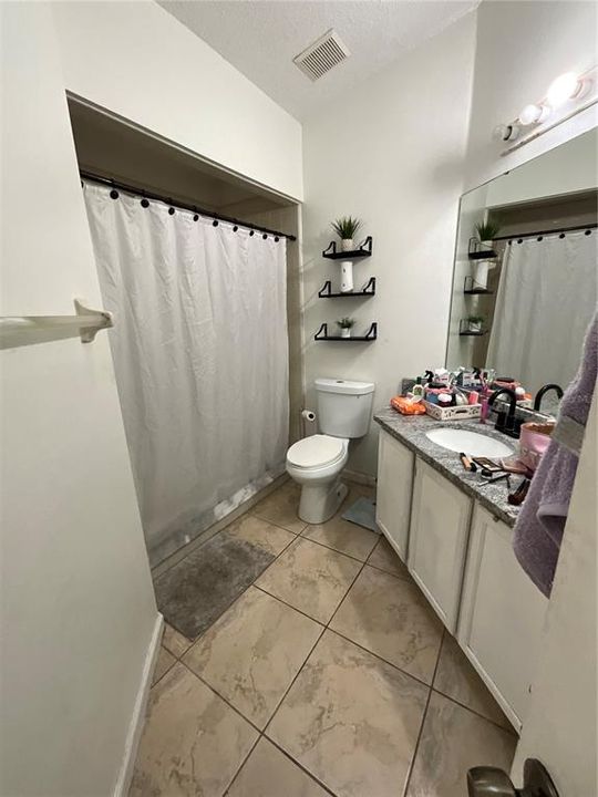 En Venta: $275,000 (3 camas, 2 baños, 1392 Pies cuadrados)