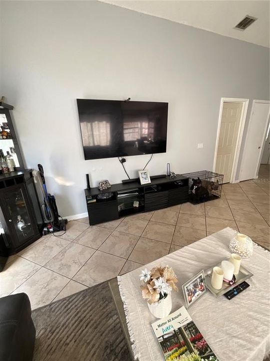 En Venta: $275,000 (3 camas, 2 baños, 1392 Pies cuadrados)