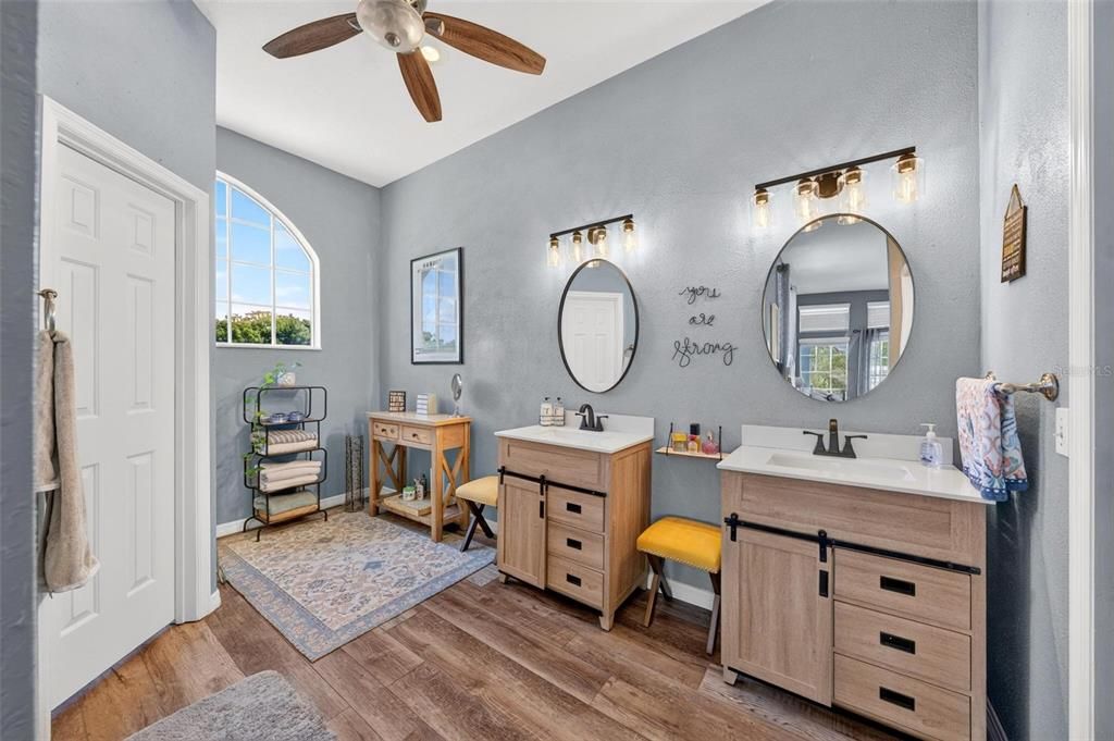 For Sale: $825,000 (3 beds, 3 baths, 2460 Square Feet)