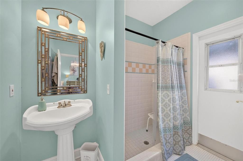 For Sale: $825,000 (3 beds, 3 baths, 2460 Square Feet)