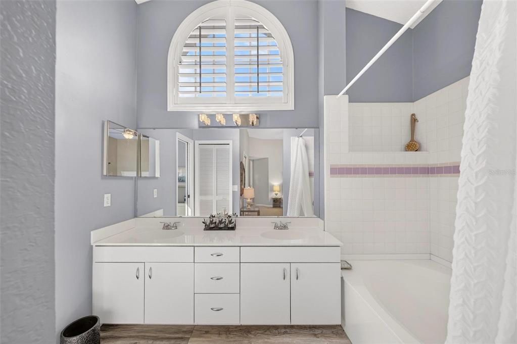 For Sale: $825,000 (3 beds, 3 baths, 2460 Square Feet)
