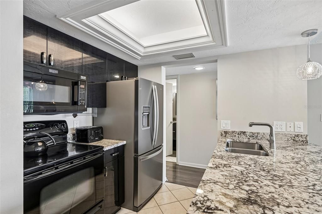 Active With Contract: $535,000 (2 beds, 1 baths, 1010 Square Feet)
