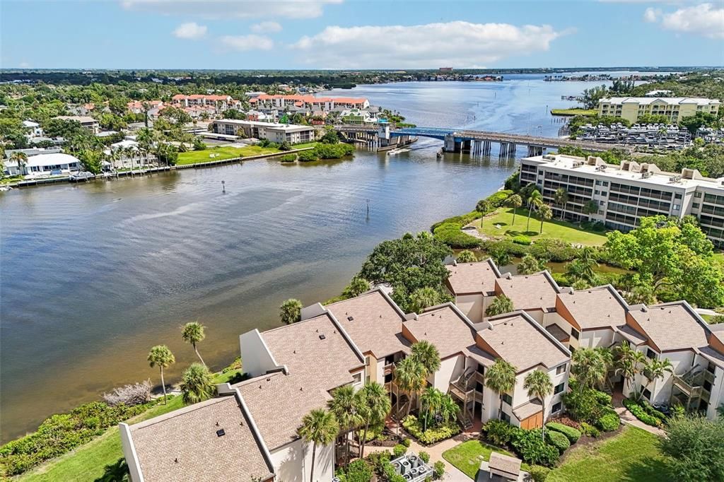 Active With Contract: $535,000 (2 beds, 1 baths, 1010 Square Feet)
