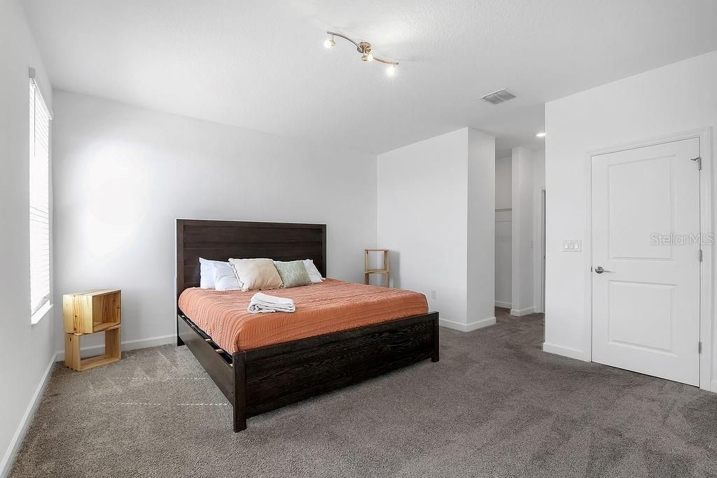 En Venta: $549,000 (6 camas, 5 baños, 3291 Pies cuadrados)