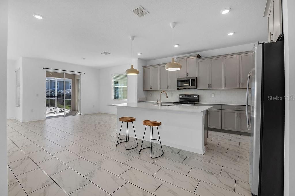 En Venta: $549,000 (6 camas, 5 baños, 3291 Pies cuadrados)