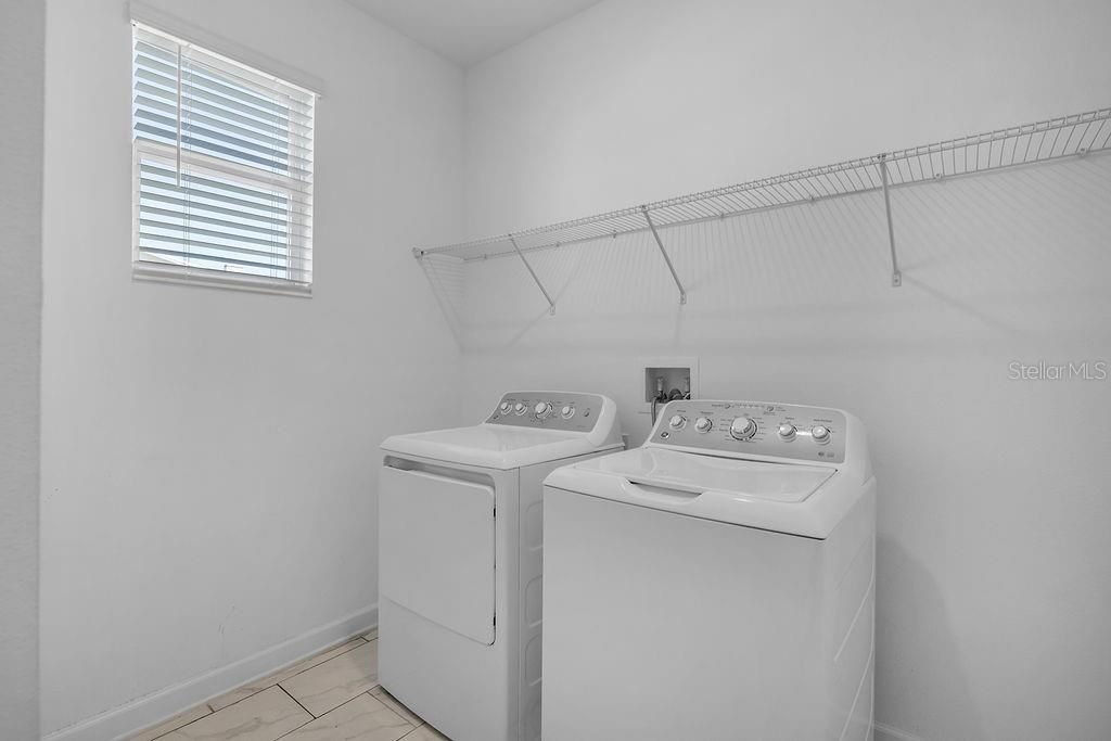 En Venta: $549,000 (6 camas, 5 baños, 3291 Pies cuadrados)