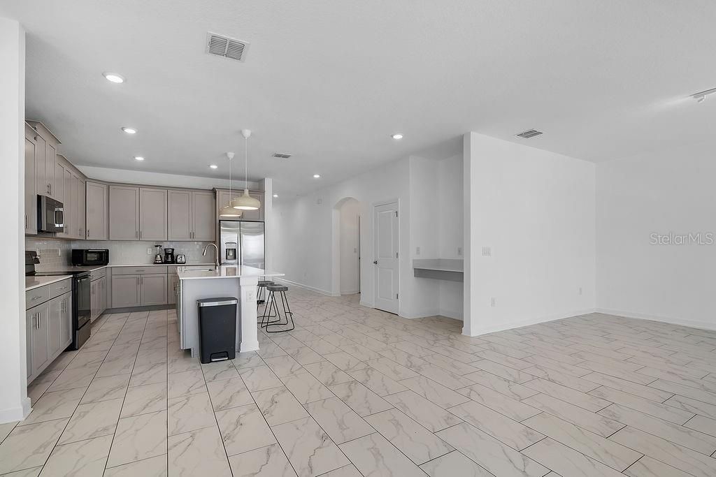 En Venta: $549,000 (6 camas, 5 baños, 3291 Pies cuadrados)