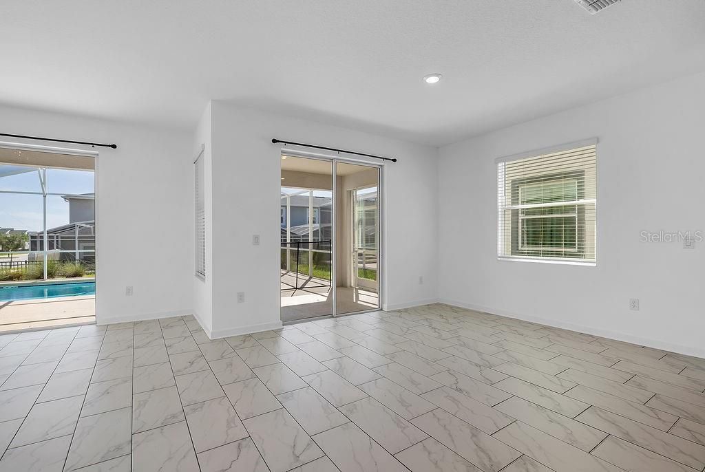 En Venta: $549,000 (6 camas, 5 baños, 3291 Pies cuadrados)