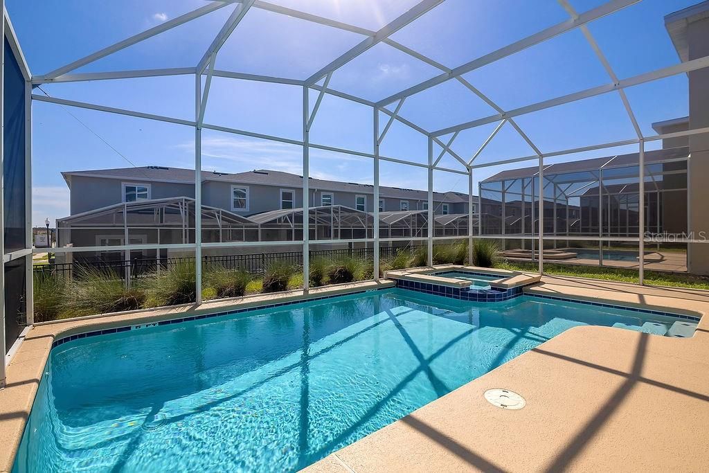 En Venta: $549,000 (6 camas, 5 baños, 3291 Pies cuadrados)