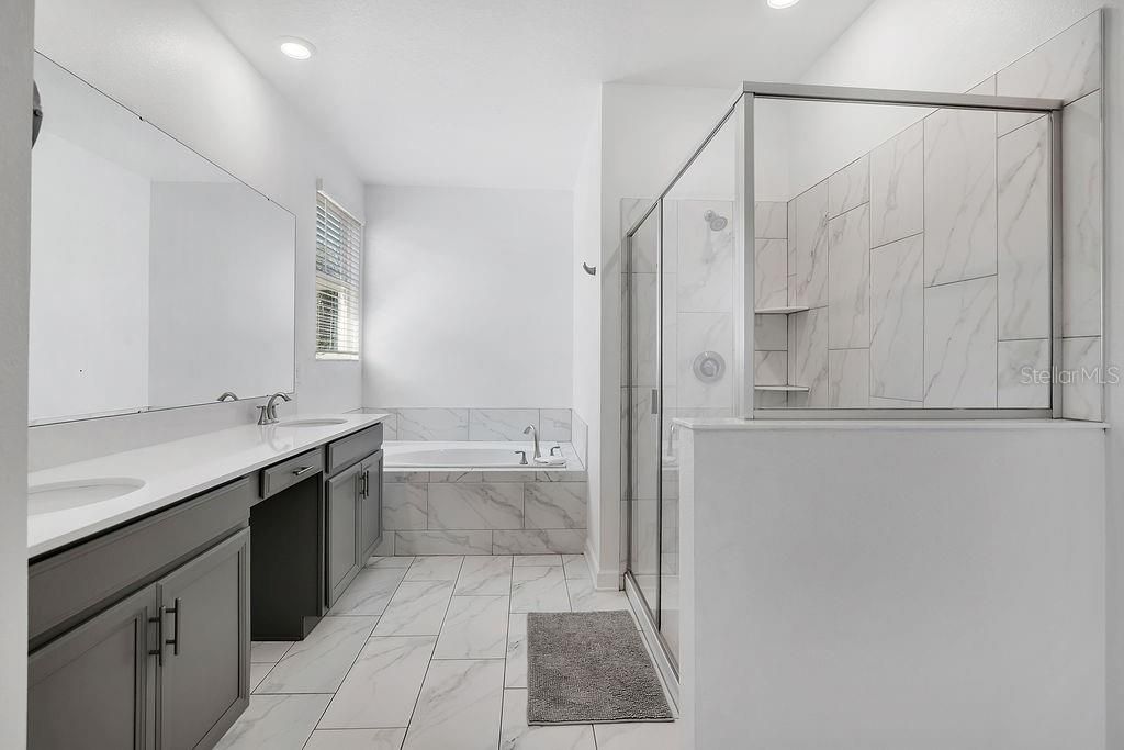 En Venta: $549,000 (6 camas, 5 baños, 3291 Pies cuadrados)