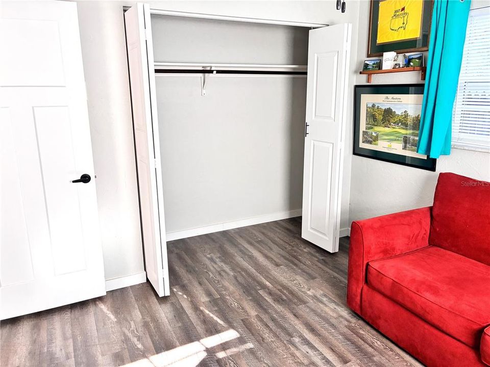 For Sale: $309,000 (2 beds, 1 baths, 891 Square Feet)