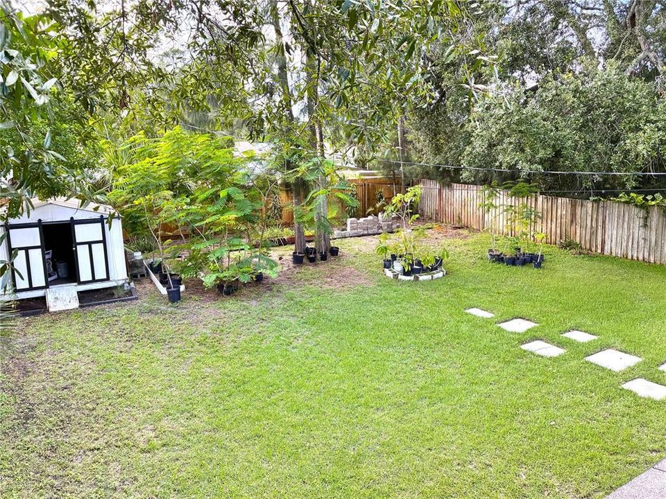 For Sale: $309,000 (2 beds, 1 baths, 891 Square Feet)