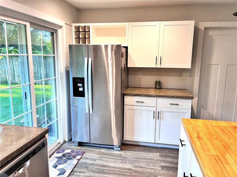 For Sale: $309,000 (2 beds, 1 baths, 891 Square Feet)